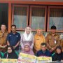Pemkab Natuna Salurkan Bansos Rp1,2 Juta bagi Keluarga Miskin Ekstrem dan Lansia