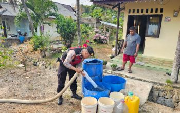 Polresta Tanjungpinang Distribusikan 50 Ton Air Bersih Untuk Warga Terdampak Kekeringan