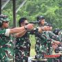 Danlanud RSA Ikuti Latihan Menembak Bagi Personel POMAU dan Intelijen di Lapangan Tembak Lanud RSA