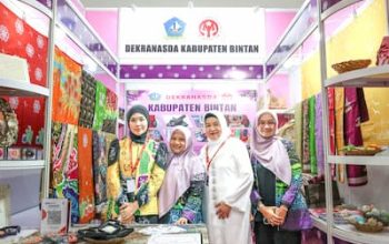 Hadiri Kriyanusa 2026 di JICC, Ketua Dekranasda Bintan Kenakan Batik Khas Bintan