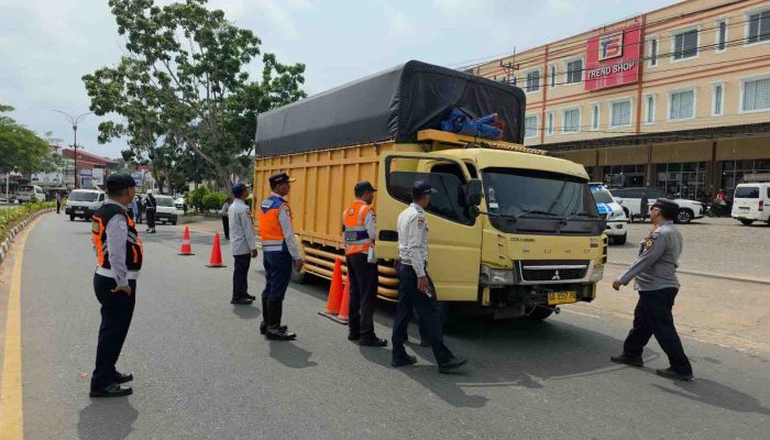 Dishub Tanjungpinang Tertibkan Tiga Truk ODOL Saat Operasi Gabungan
