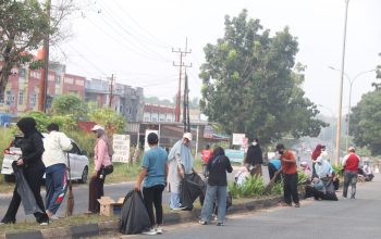 ASN Pemko Tanjungpinang Goro di Ruas Jalan Perbatasan Kota 