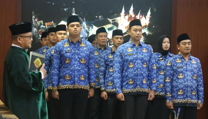 Pelantikan PNS dan Pejabat Fungsional, Sekda Misni: Tingkatkan Kualitas Diri dan Pelayanan Masyarakat 