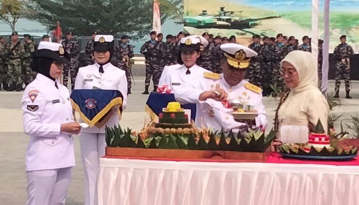 Potong Tumpeng dan Makan Gratis Meriahkan HUT Ke-81 TNI di Pelataran Tugu Sirih Tanjungpinang