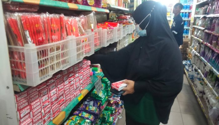 Dampak Pemadaman Listrik, Lilin dan Lampu Recharge Diburu Warga Tanjungpinang