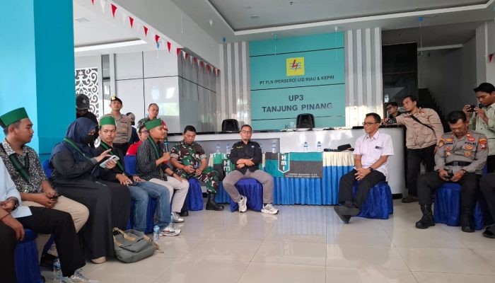 HMI Datangi Kantor PLN Tanjungpinang, GM PLN : Listrik Pulih Total Hari Ini