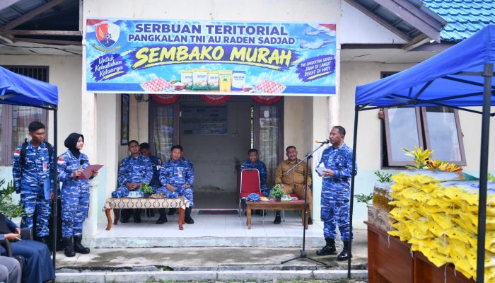 Bazar Sembako Murah di Tapau, Danlanud RSA : Ringankan Beban Warga Penuhi Kebutuhan Pokok