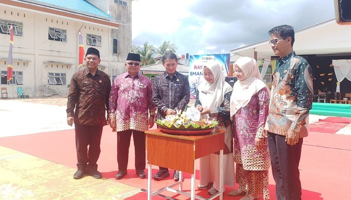 Pemkab Natuna Apresiasi Raya SMANSA ke-44 dan Bunge Bunge ke-7 di SMAN 1 Bunguran Timur 