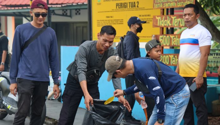 Gerakan Wisata Bersih, ASN Pemprov Kepri Bersama PWI Goro di Penyengat 